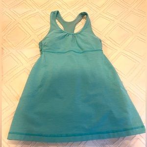Lululemon Tank Top Built In Bra size 4 GUC